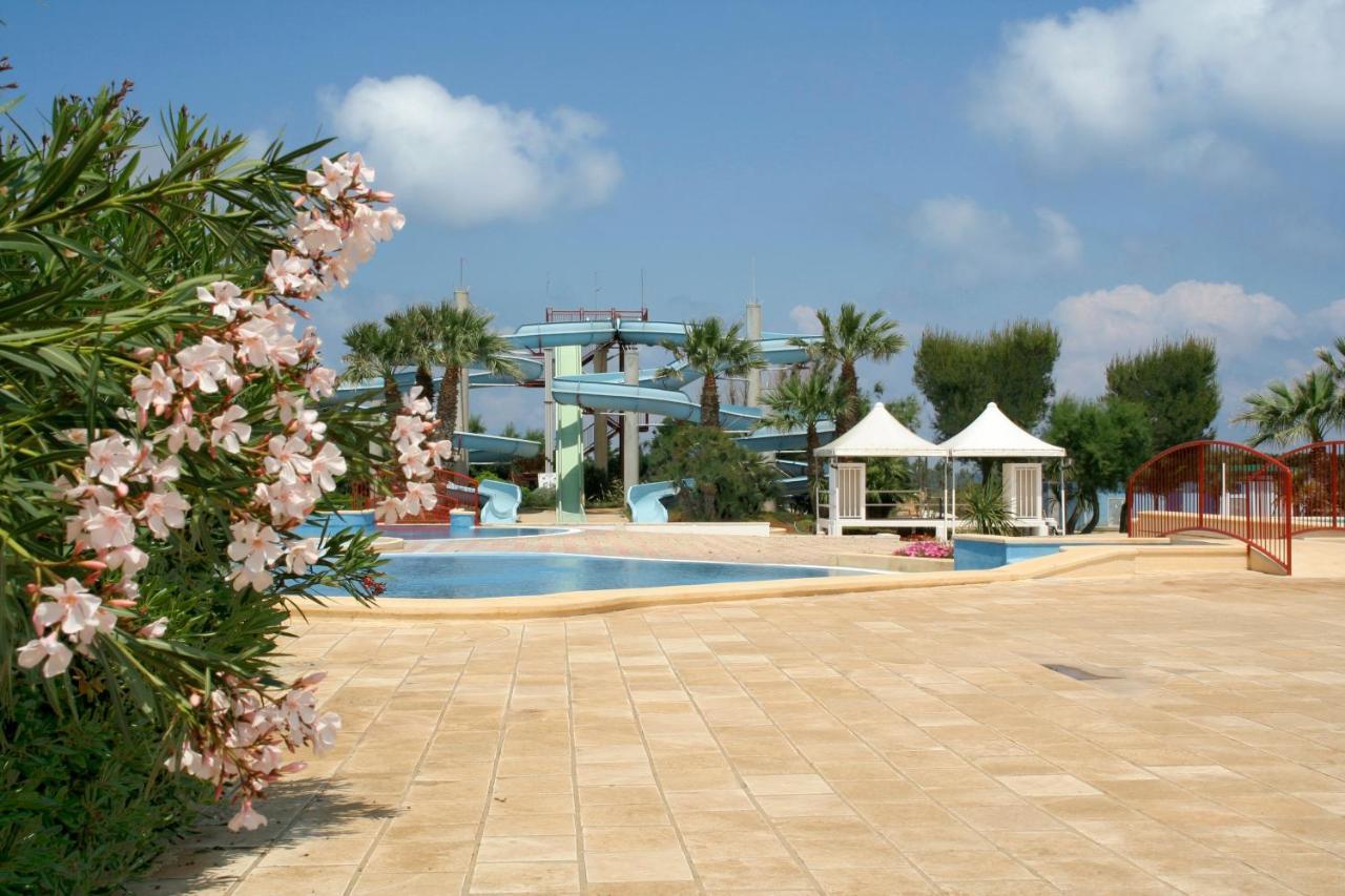 Happy Camp Mobile Homes In Camping Villaggio Lamaforca 카로비그노 외부 사진