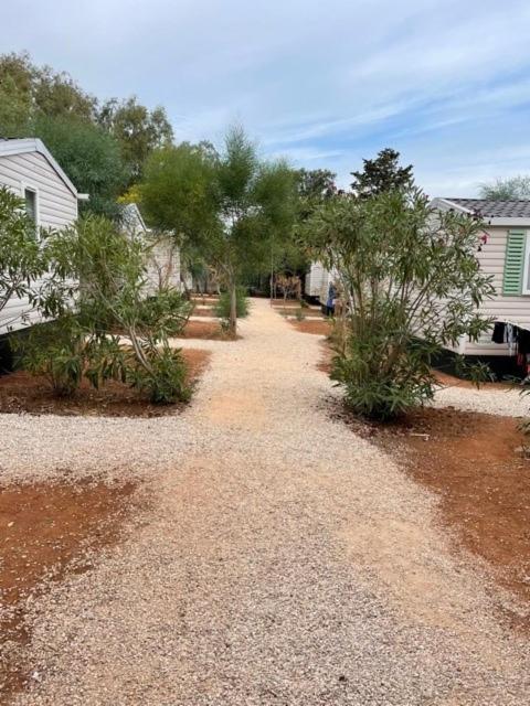 Happy Camp Mobile Homes In Camping Villaggio Lamaforca 카로비그노 외부 사진