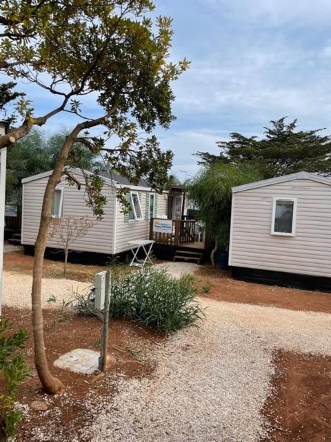 Happy Camp Mobile Homes In Camping Villaggio Lamaforca 카로비그노 외부 사진